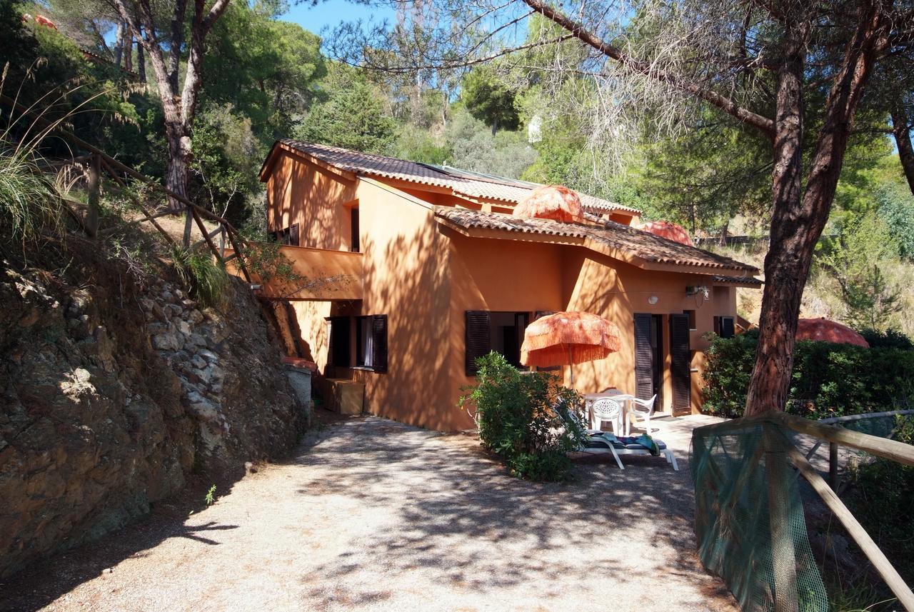 Residence Sud Est Porto Azzurro Exterior foto